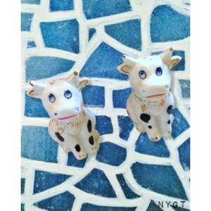 Vintage Cow Salt & Pepper Shakers​​​​​​​​​​​​​​​​​​​